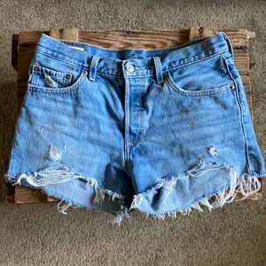Levi’s 501 cutoff shorts